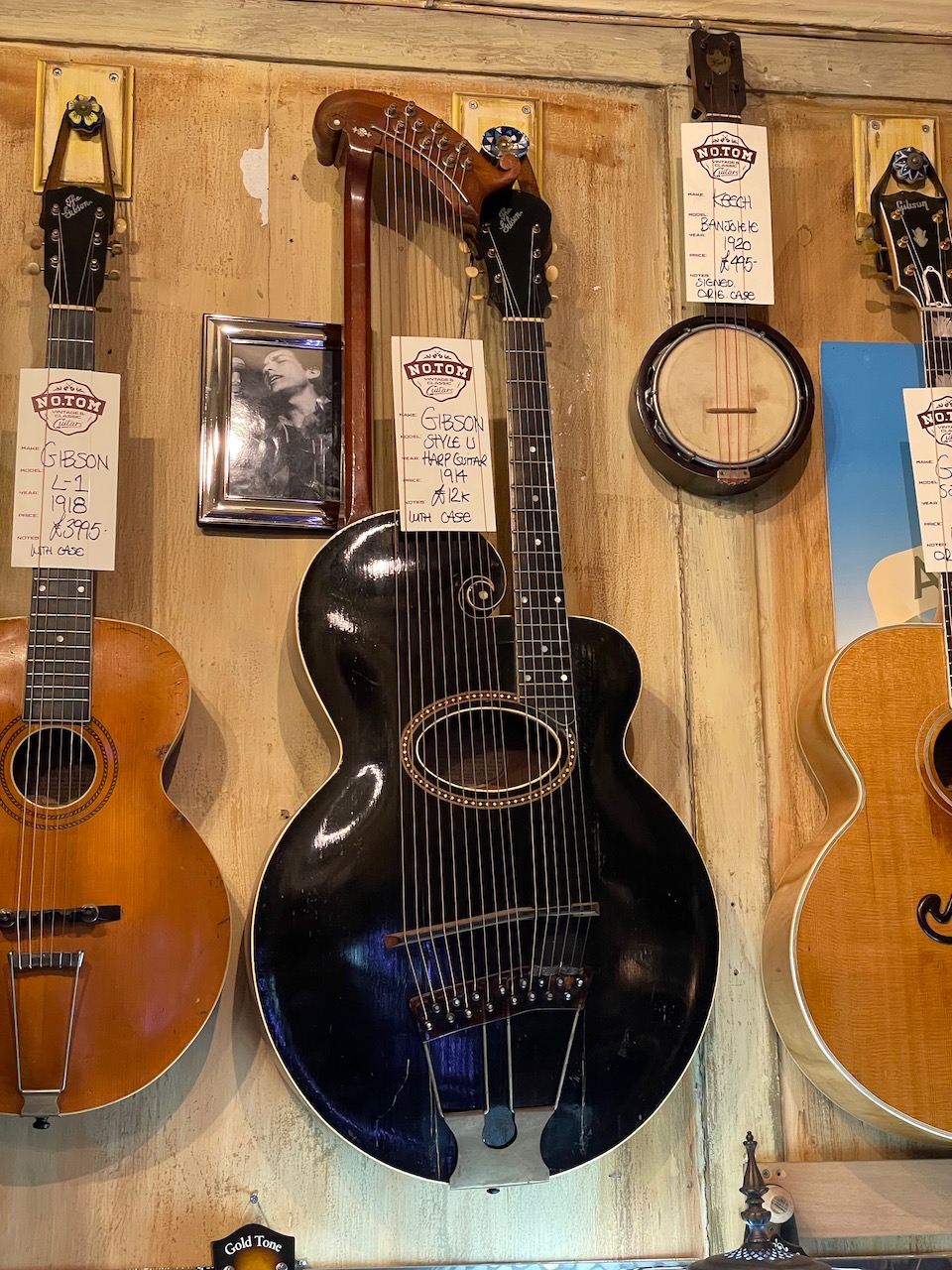 1914 Gibson Harp Guitar: also 12,000 quid Gibson Harp Guitar