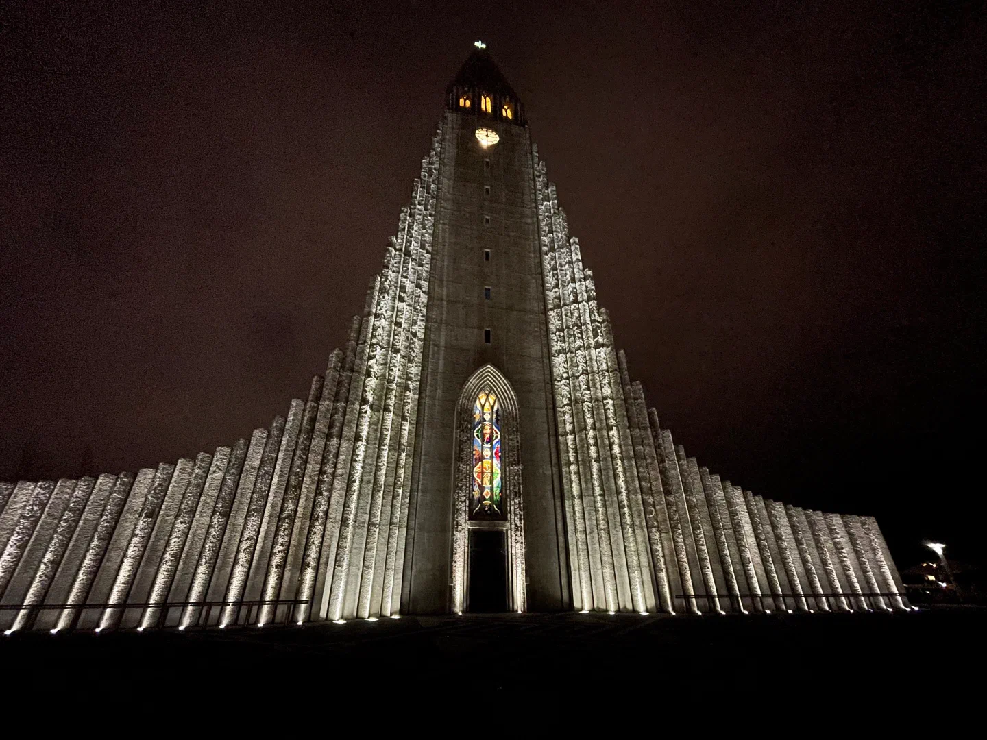 Hallgrímskirkja lit up at night